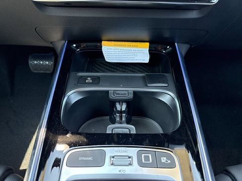 Certified 2025 Mercedes-Benz GLB 250 4MATIC image 25
