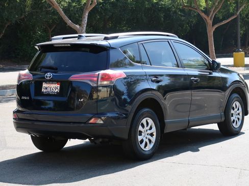 Used 2017 Toyota RAV4 LE image 6