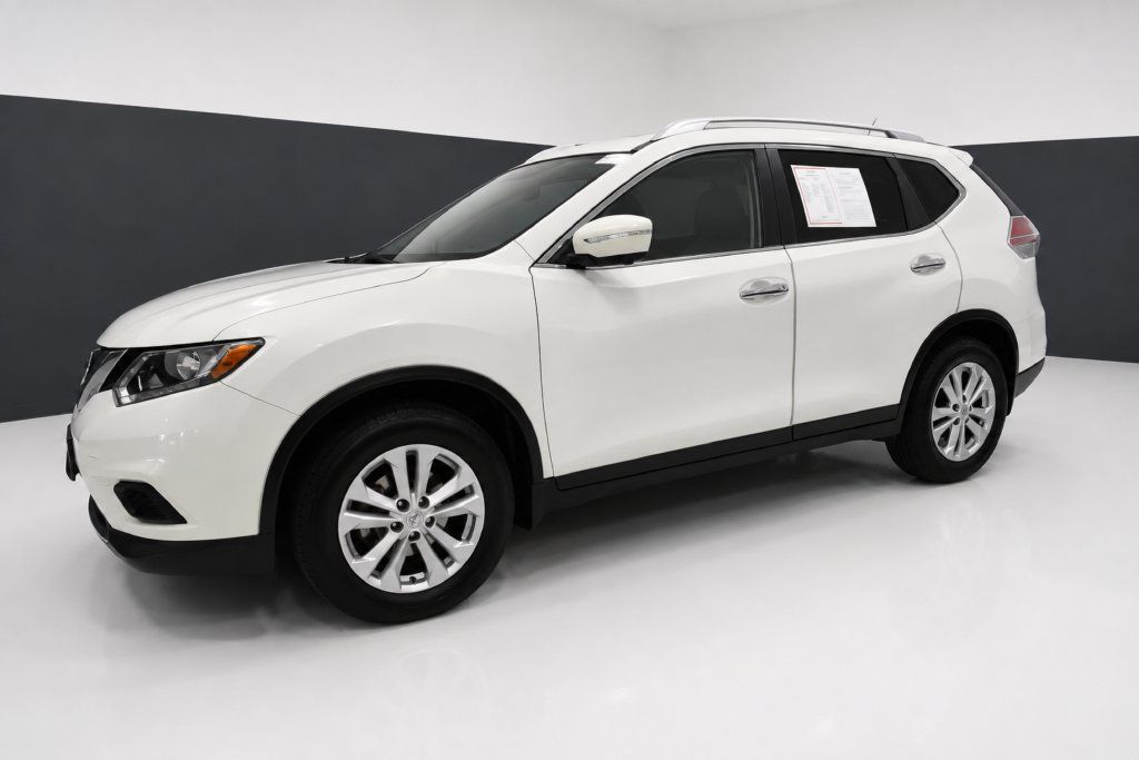 Used 2014 Nissan Rogue SV w/ SV Premium Package FWD image 2