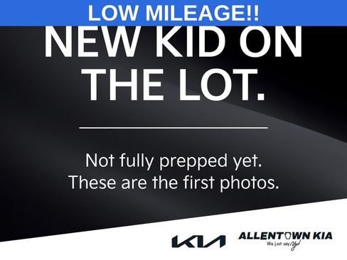 Used 2015 Chrysler 300 Limited w/ Driver Convenience Group AWD/4WD image 2