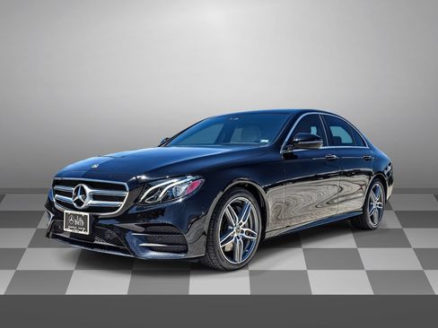 Used 2018 Mercedes-Benz E 400 4MATIC Sedan image 3