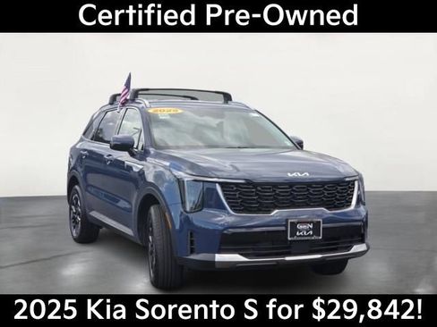 Used 2025 Kia Sorento S AWD/4WD image 1
