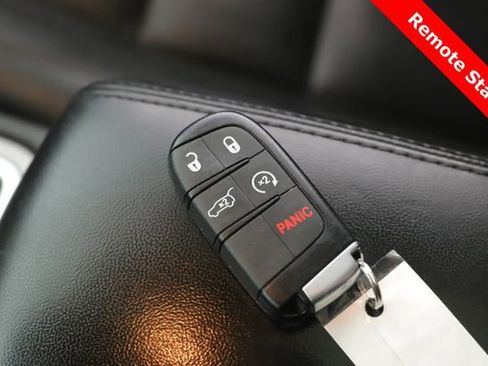 Used 2020 Jeep Grand Cherokee Limited image 3