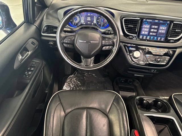 Used 2019 Chrysler Pacifica Limited w/ Advanced Safetytec Group FWD image 5
