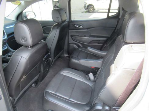 Used 2023 GMC Acadia SLT image 40