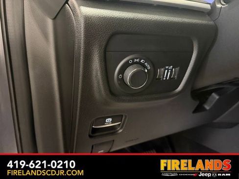 New 2026 Jeep Grand Cherokee Altitude image 10