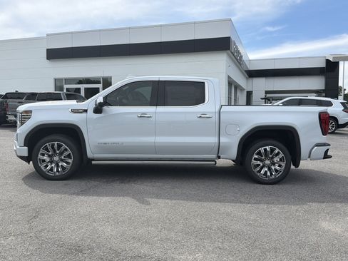 Used 2026 GMC Sierra 1500 Denali AWD/4WD image 9