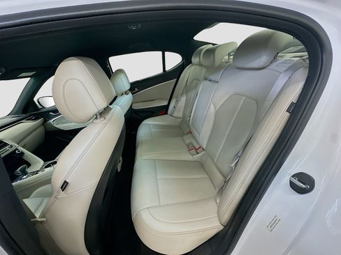 Used 2024 Genesis G70 2.5T AWD/4WD image 29