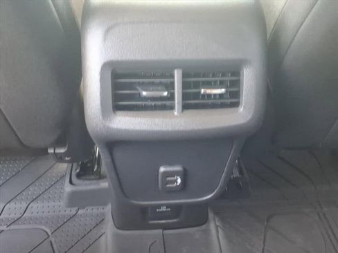 Used 2022 Chevrolet Equinox LT FWD image 23