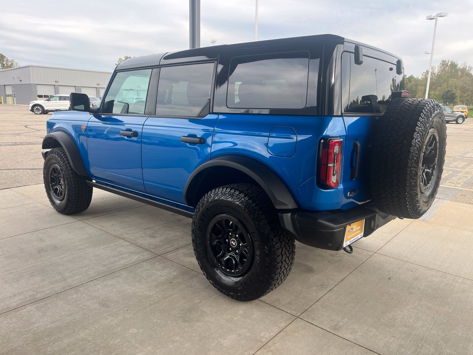 Certified 2025 Ford Bronco Badlands AWD/4WD image 3
