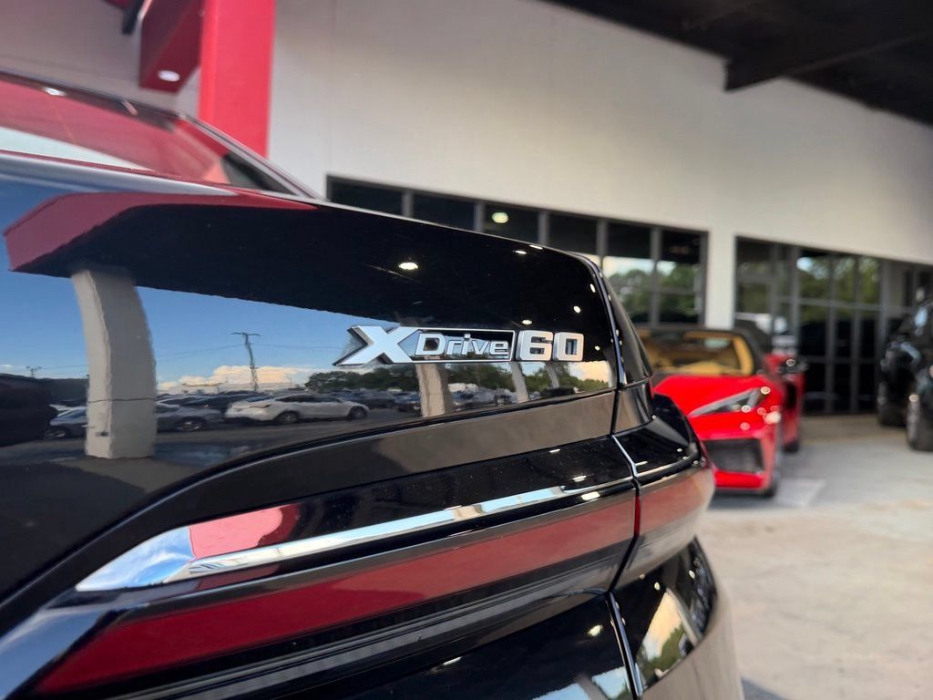 Used 2023 BMW i7 xDrive60 AWD/4WD image 10
