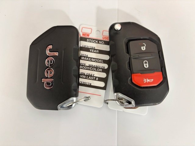 Used 2024 Jeep Wrangler Unlimited AWD/4WD image 31