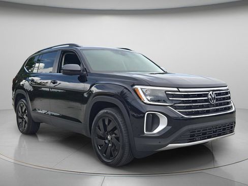 Certified 2026 Volkswagen Atlas SE w/ Panoramic Sunroof Package FWD image 9