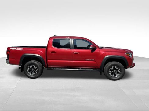 Used 2019 Toyota Tacoma TRD Off-Road AWD/4WD image 6