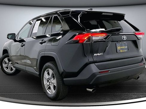 Used 2023 Toyota RAV4 XLE w/ Convenience Package AWD/4WD image 4