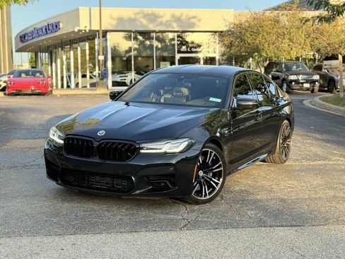 Used 2023 BMW M5 image 3