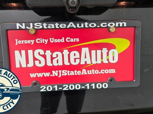 Used 2020 Ford Expedition XLT w/ Equipment Group 202A AWD/4WD image 32