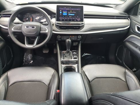 Used 2024 Jeep Compass Latitude AWD/4WD image 28