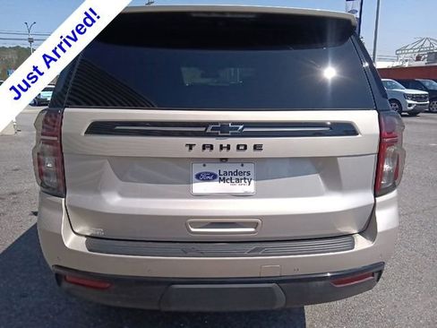 Used 2024 Chevrolet Tahoe Z71 w/ Luxury Package AWD/4WD image 4