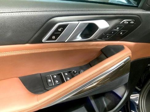 Used 2022 BMW X6 xDrive40i w/ M Sport Package image 31