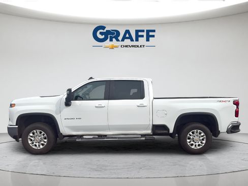 Used 2024 Chevrolet Silverado 2500 LT w/ Convenience Package AWD/4WD image 3