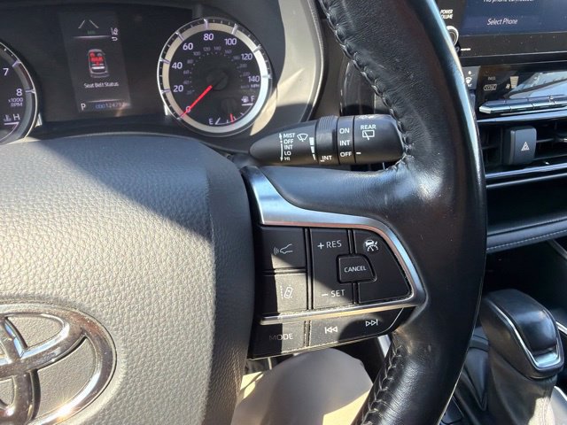 Used 2021 Toyota Highlander LE AWD/4WD image 22