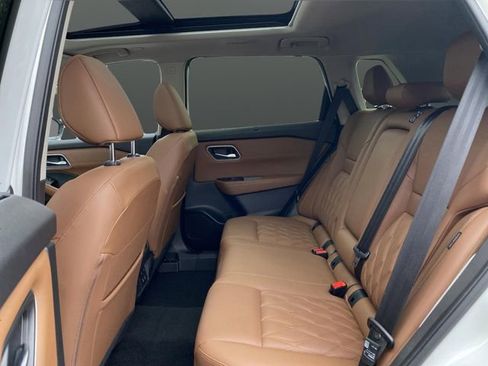 Used 2024 Nissan Rogue Platinum w/ Platinum Premium Package image 32