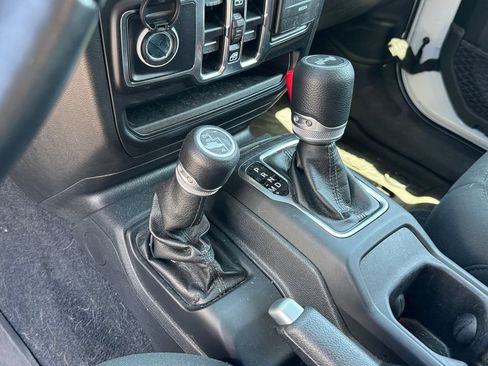 Used 2021 Jeep Wrangler Unlimited Sport AWD/4WD image 10