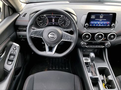 Used 2025 Nissan Sentra SR image 6