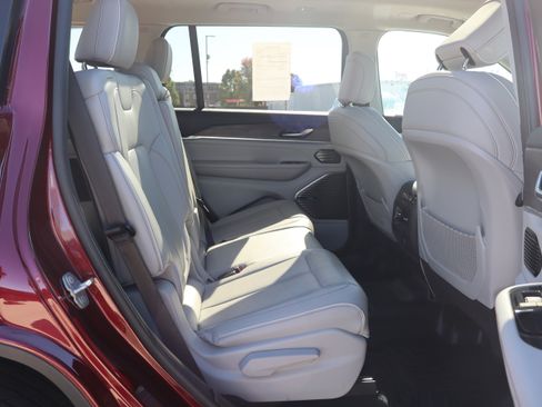 Used 2021 Jeep Grand Cherokee L Overland image 13