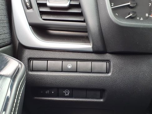 Used 2023 Nissan Rogue SV image 25