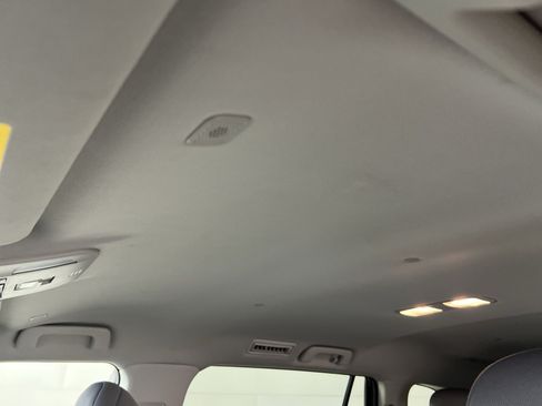 Used 2023 Toyota Highlander L FWD image 22