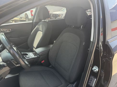Used 2021 Hyundai Kona SEL FWD image 11