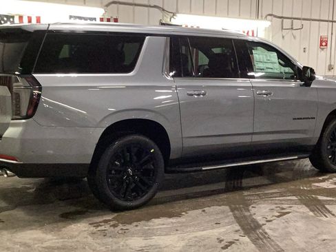 New 2026 Chevrolet Suburban Premier image 19