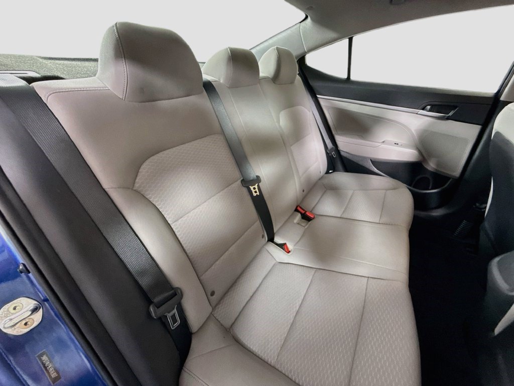 Used 2020 Hyundai Elantra SE FWD image 25