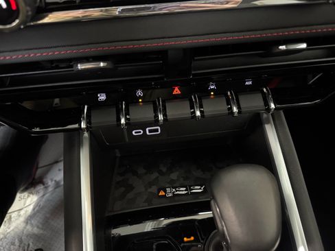 Used 2023 Chevrolet Colorado Z71 w/ Z71 Convenience Package 2 image 21