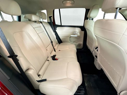 Used 2021 Mercedes-Benz GLB 250 4MATIC image 25