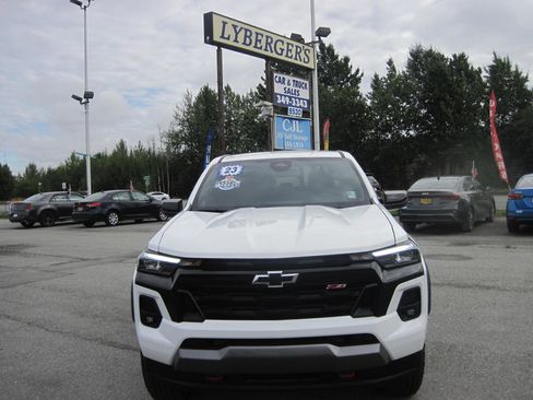 Used 2023 Chevrolet Colorado Z71 w/ Z71 Convenience Package 2 image 2