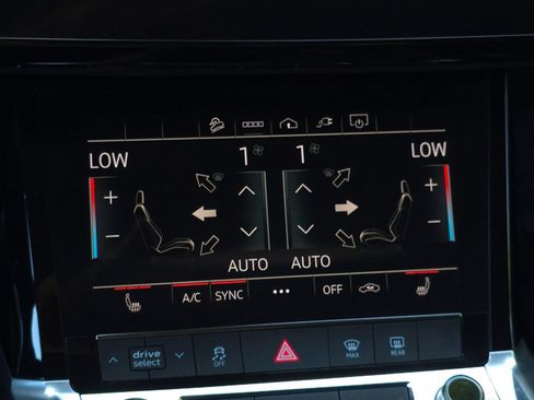 Used 2024 Audi Q8 e-tron Premium AWD/4WD image 33