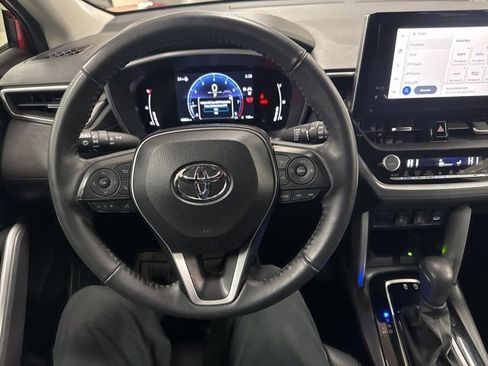 Certified 2024 Toyota Corolla Cross XLE image 24