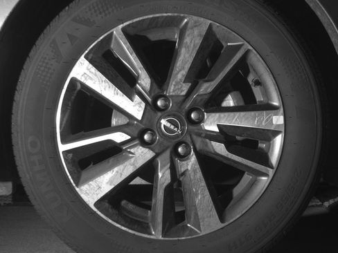 Used 2025 Nissan Versa SV image 13