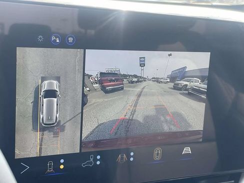 New 2027 Chevrolet Equinox LT w/ Convenience Package II FWD image 15