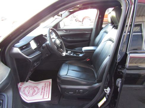 Used 2024 Jeep Grand Cherokee L Limited w/ Luxury Tech Group II image 29