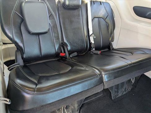 Used 2024 Chrysler Pacifica Touring-L image 20