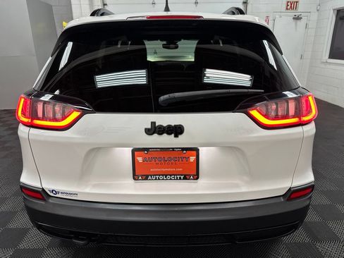 Used 2022 Jeep Cherokee Latitude AWD/4WD image 8