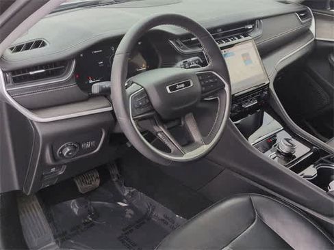 Used 2023 Jeep Grand Cherokee Limited w/ Trailer Tow Prep Group (B) image 10