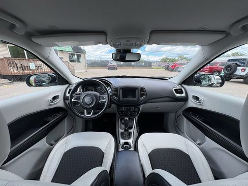 Used 2019 Jeep Compass Latitude w/ Safety & Security Group AWD/4WD image 11