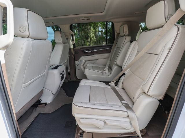 Used 2022 GMC Yukon XL Denali RWD image 28