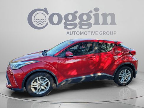 Used 2020 Toyota C-HR LE FWD image 3