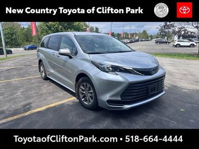 Used 2025 Toyota Sienna LE